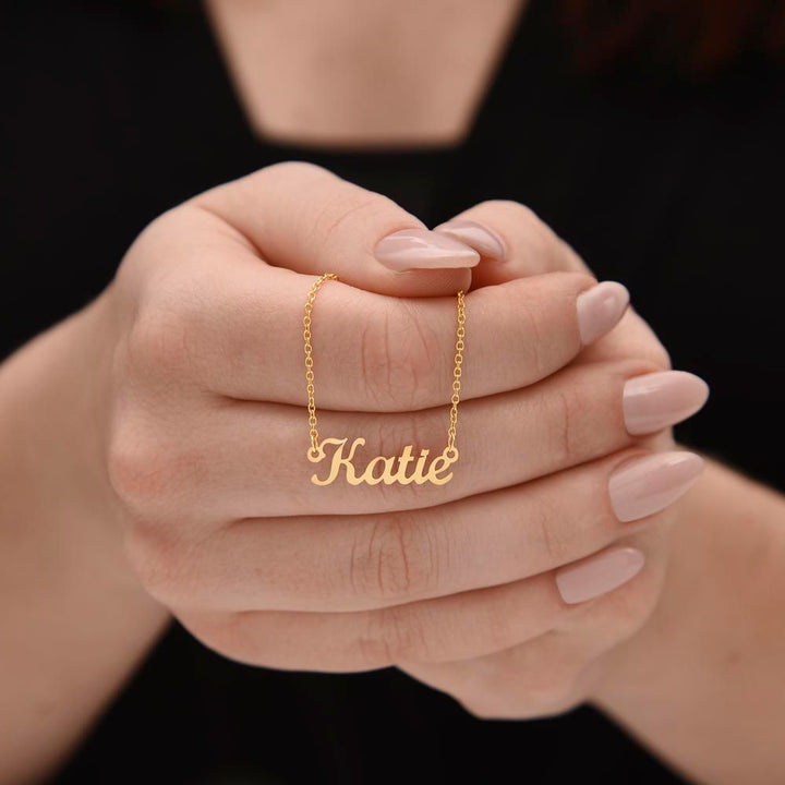 Make a Personal Statement with Our Custom Name Necklaces (No Message Card)